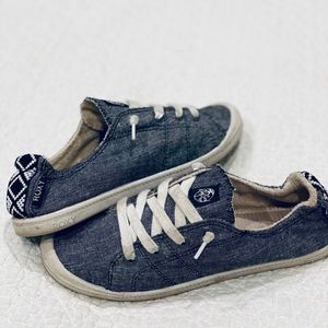 Roxy boat shoes
